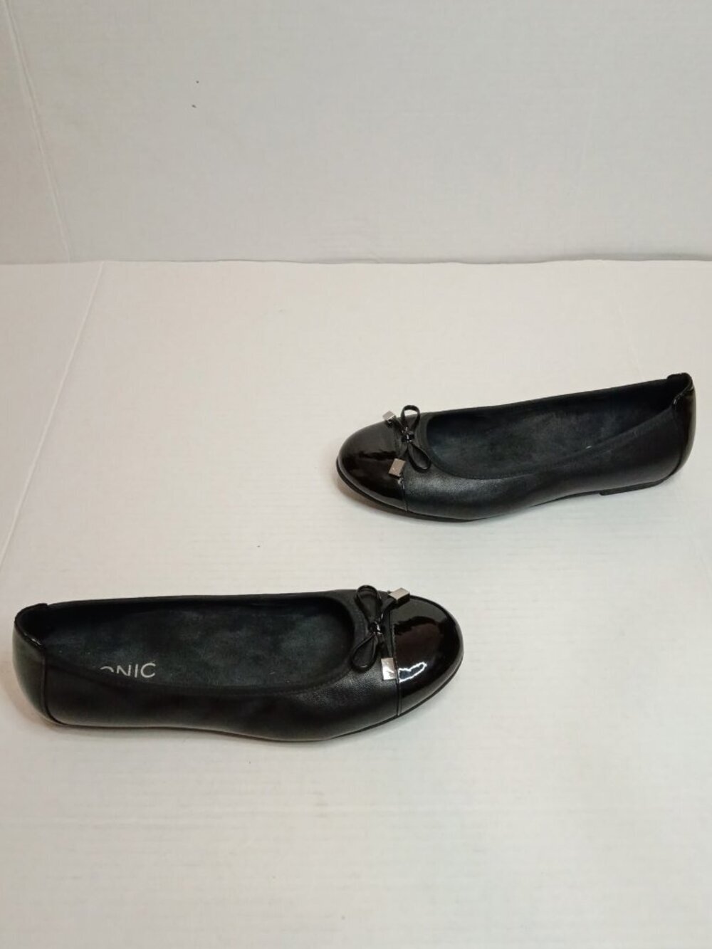 Vionic Minna Black Leather Bow Ballet Flats Women’s Size 7.5M - Picture 3 of 7